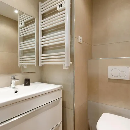 L'elegant Yourhosthelper Апартаменты *