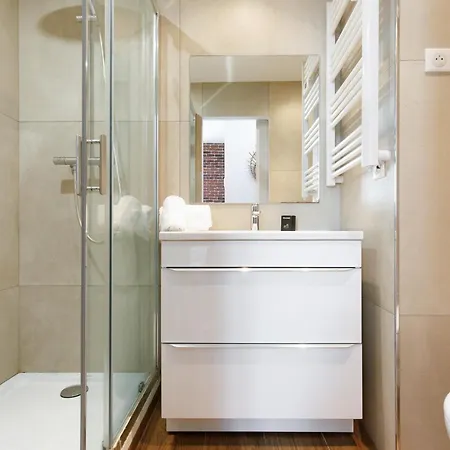 L'elegant Yourhosthelper Канны