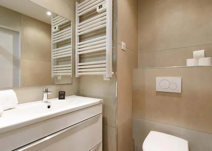 L'elegant Yourhosthelper شقة *