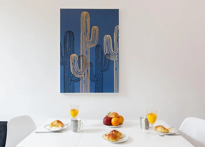 L'elegant Yourhosthelper Cannes