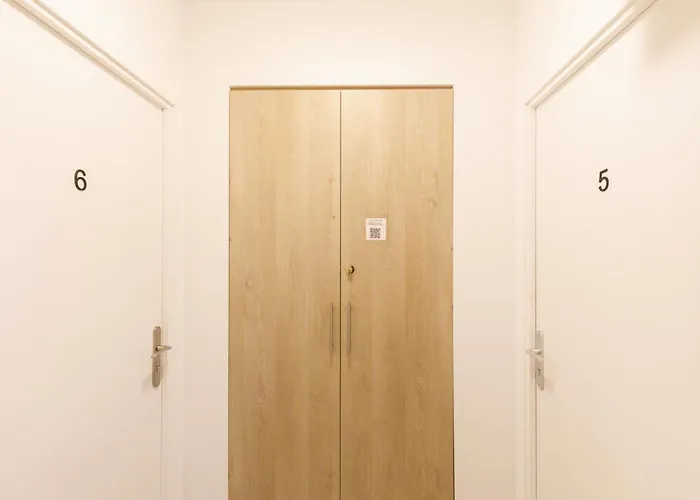 L'elegant Yourhosthelper * Cannes